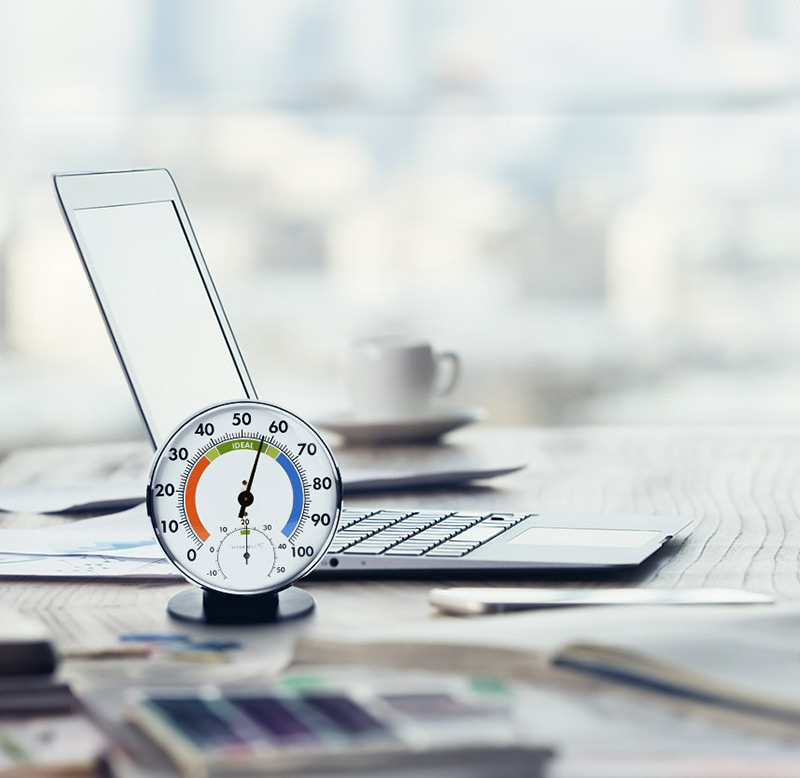 header-laptop-mit-hygrometer-mobile